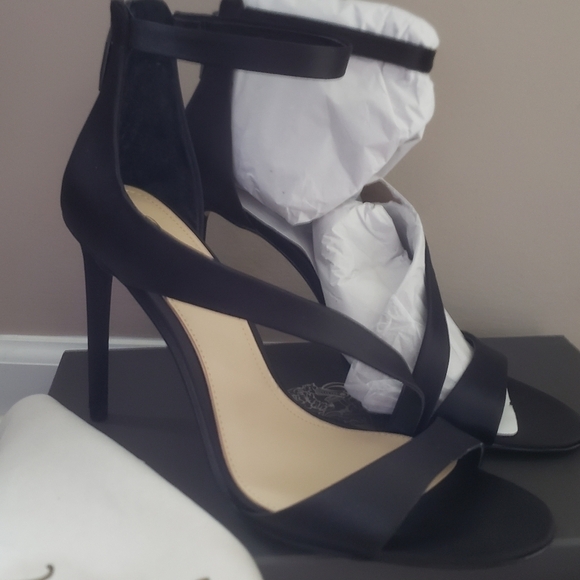 NEW! VINCE CAMUTO IMAGINE Black Rieta Satin Sandals 10. - Picture 6 of 12